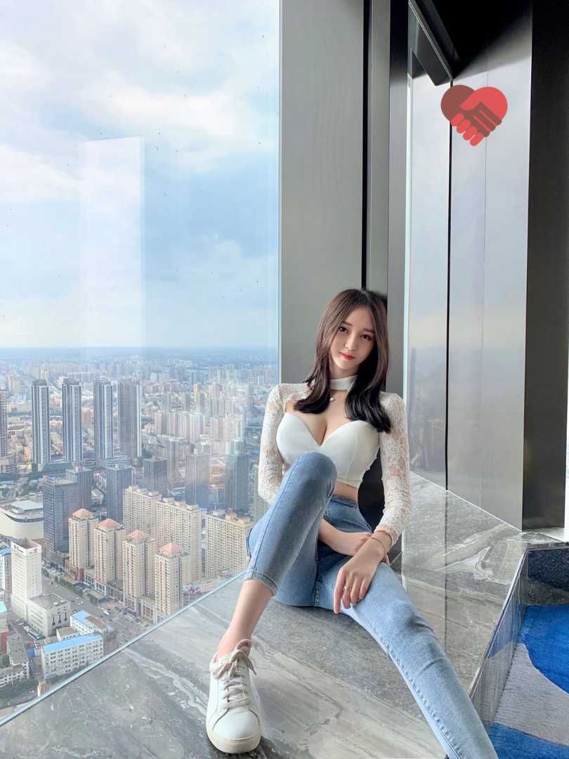 纯天然 无整容 全身雪白 真人更有气质