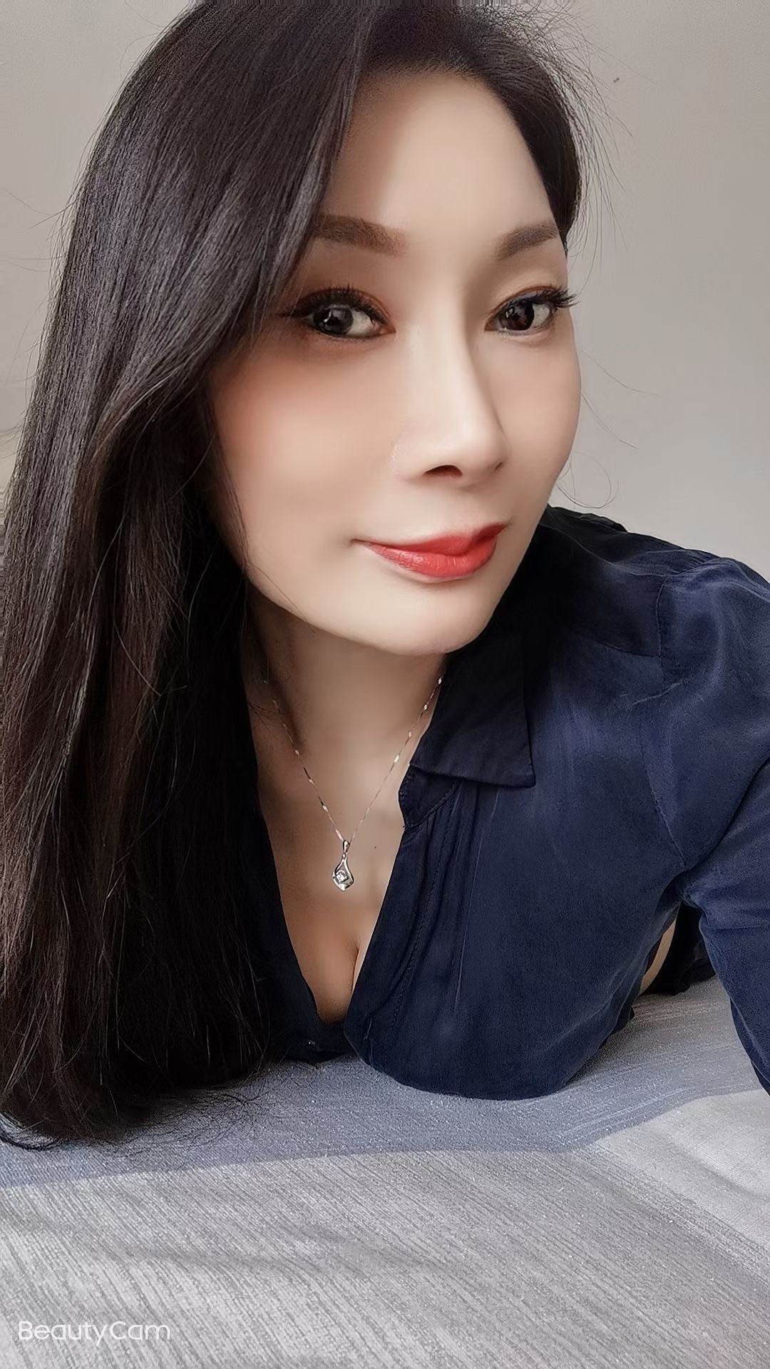 分享罗湖区高挑气质型少妇