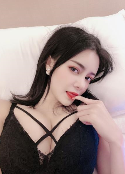 艺术学院毕业大胸妹子