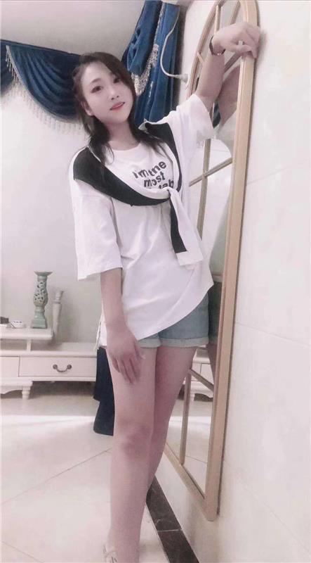 清纯的南山珊珊，会 she~吻