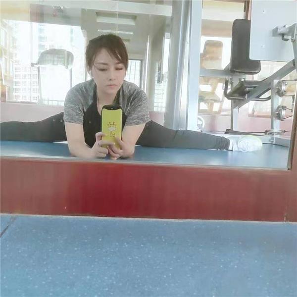 罗湖会所红牌D波小SaoSaoVSF波肉弹浪货，1帖双微信！